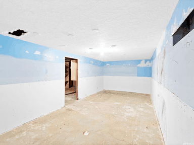 Room 467 empty to staged