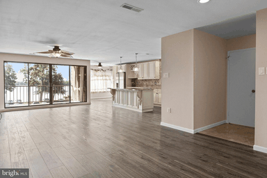 Room 479 empty to staged